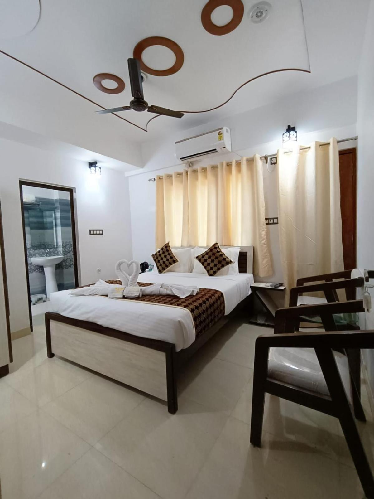 Hotel Aman Residency Allāhābād Junction Exterior foto